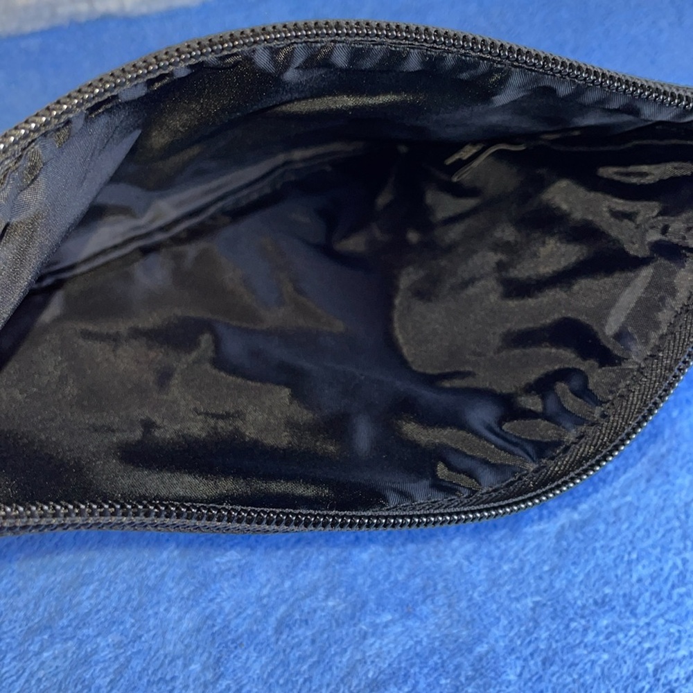 NWOT Victoria’s Secret cosmetic bag. - Picture 2 of 2